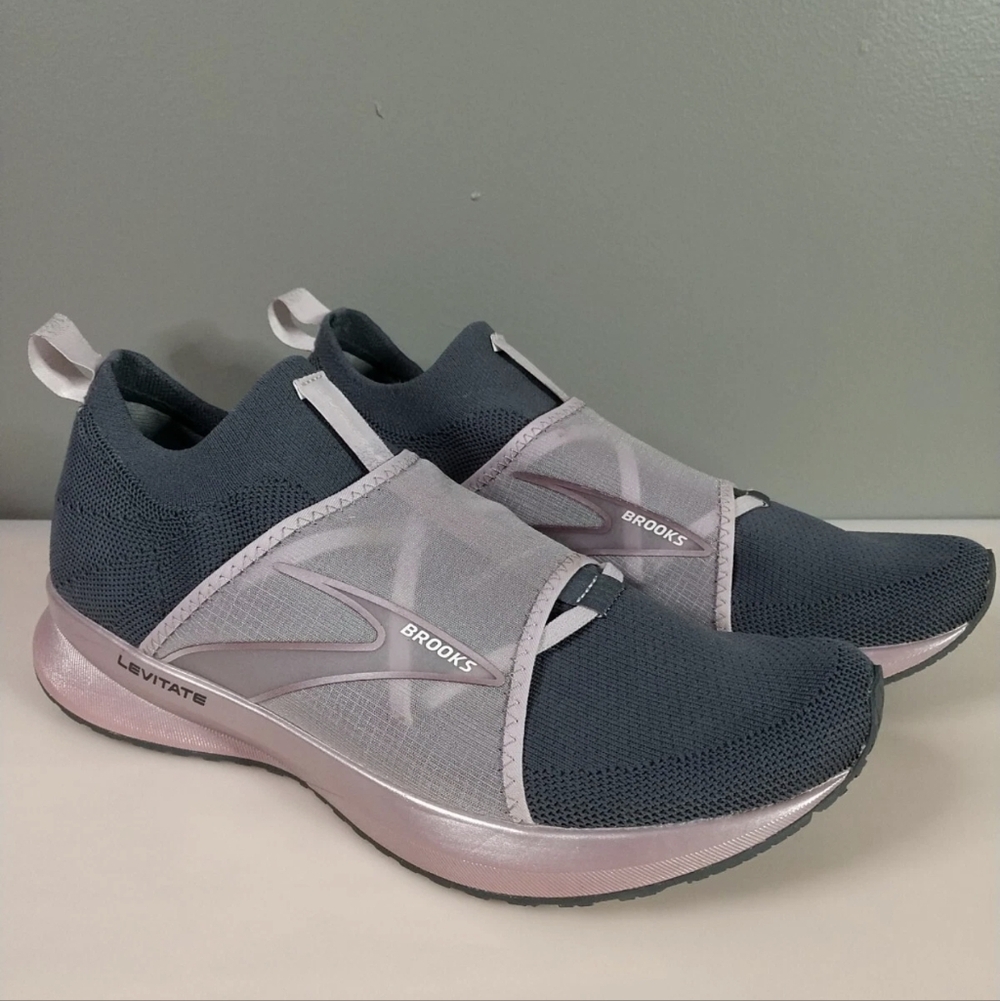 Brooks Sneakers levitate 4 running shoe rose gold/ gray size 10 5
